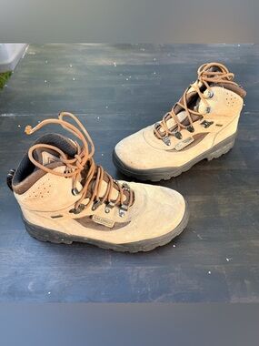 Salomon Hiking Boots Womens 8.5 Contra Grip Gore-Tex Lace Up